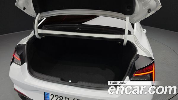 Hyundai Elantra 2022, фото 20