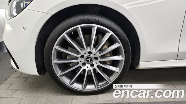 Mercedes-Benz E-Class 2022, фото 5