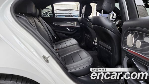 Mercedes-Benz E-Class 2022, фото 12