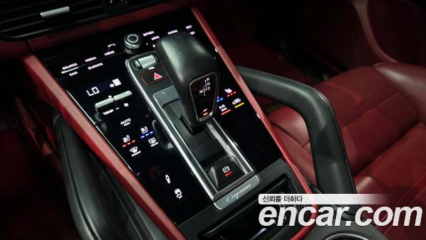 Porsche Cayenne 2020, фото 9