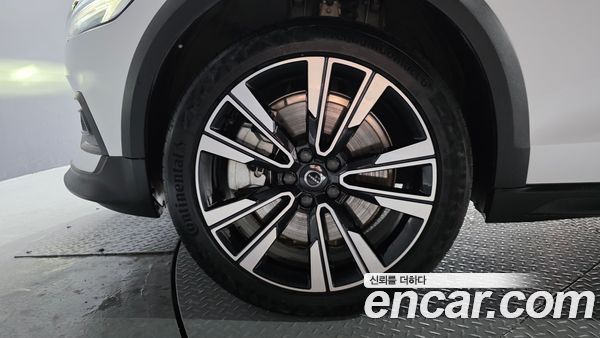 Volvo V60 2023, фото 5