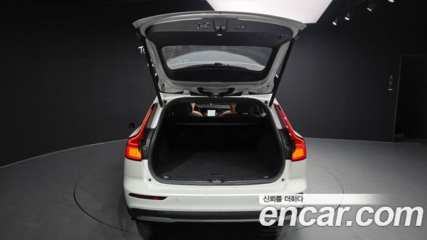 Volvo V60 2023, фото 20