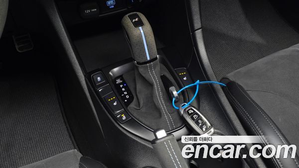 Hyundai Veloster 2023, фото 9