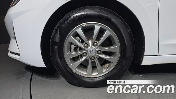 Hyundai Elantra 2020, фото 5