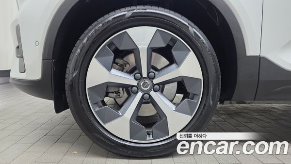 Volvo XC40 2023, фото 5