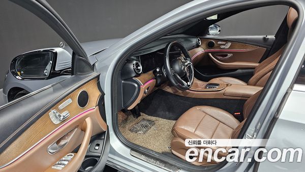 Mercedes-Benz E-Class 2022, фото 10