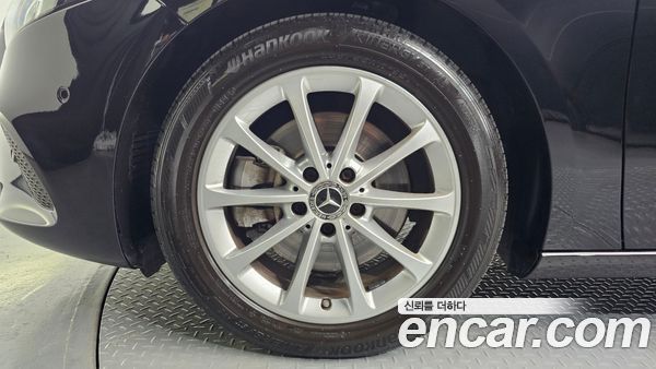 Mercedes-Benz A-Class 2020, фото 5