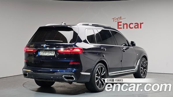 BMW X7 2021