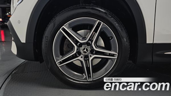 Mercedes-Benz GLB 2023, фото 5