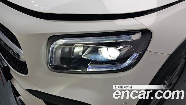 Mercedes-Benz GLB 2023, фото 8