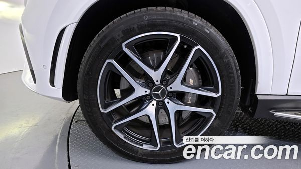 Mercedes-Benz GLE 2023, фото 5