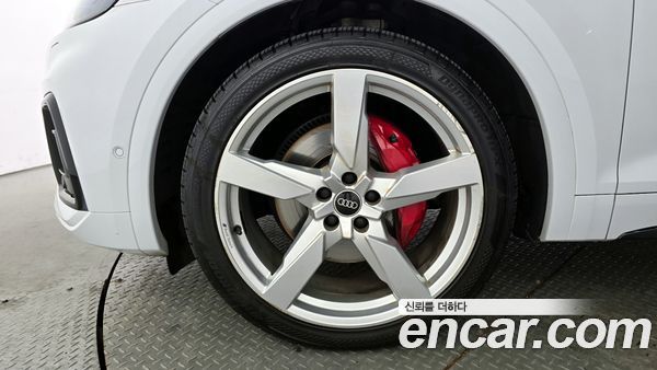 Audi SQ5 2023, фото 5