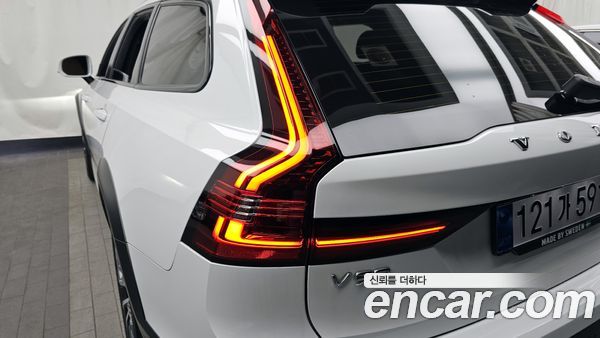 Volvo V90 2021, фото 9