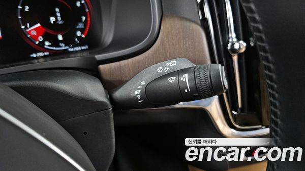 Volvo V90 2021, фото 30