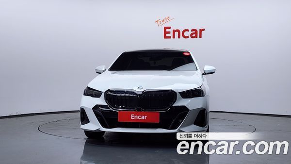 BMW 5 Series 2024, фото 3