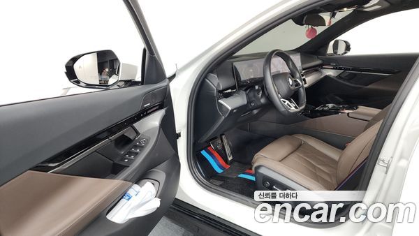 BMW 5 Series 2024, фото 13
