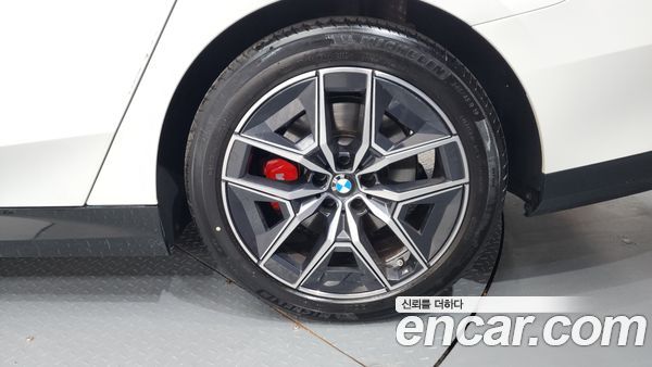 BMW 5 Series 2024, фото 7