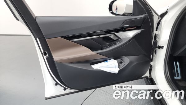 BMW 5 Series 2024, фото 14