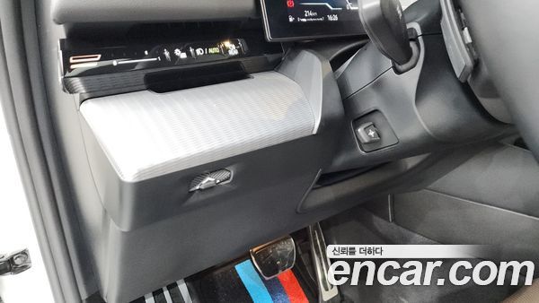 BMW 5 Series 2024, фото 30