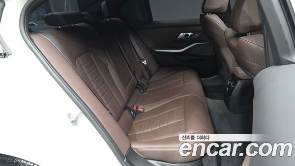 BMW 3 Series 2025, фото 12
