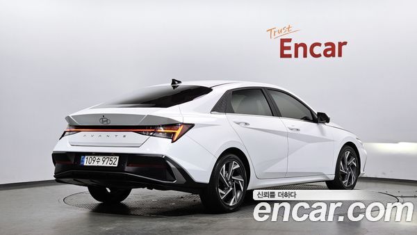 Hyundai Elantra 2024, фото 2