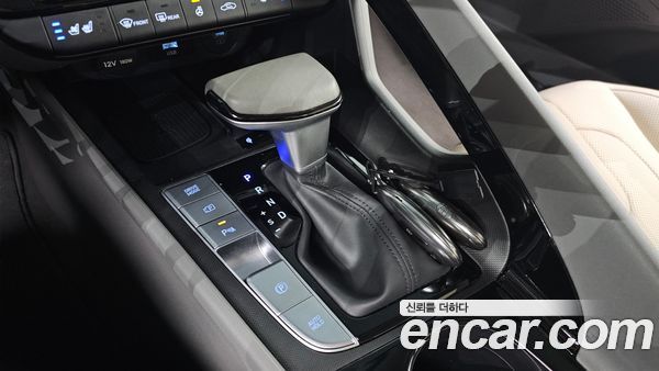 Hyundai Elantra 2024, фото 9
