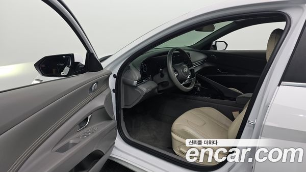 Hyundai Elantra 2024, фото 10