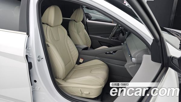 Hyundai Elantra 2024, фото 12