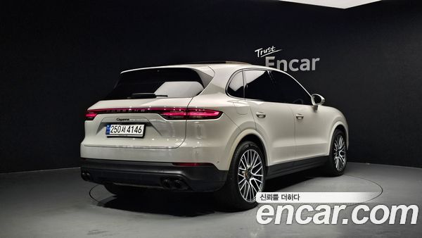 Porsche Cayenne 2023, фото 2