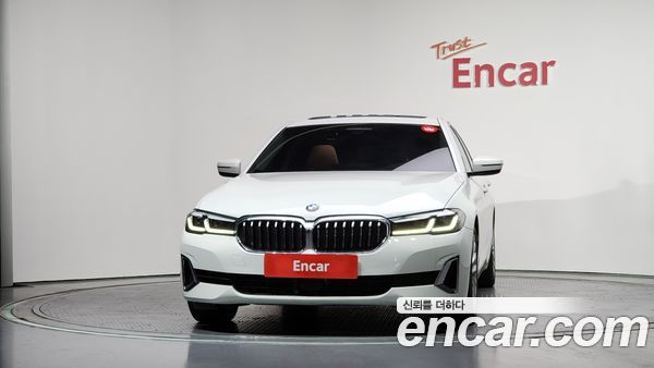 BMW 5 Series 2022, фото 3