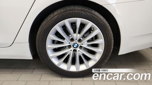 BMW 5 Series 2022, фото 7
