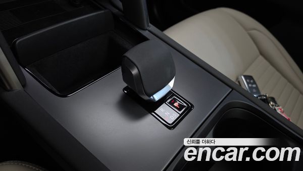 Land Rover Discovery Sport 2025, фото 11