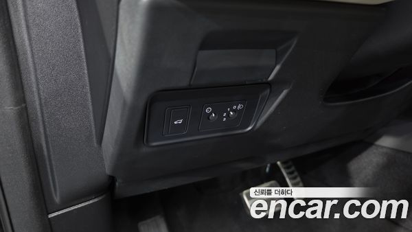 Land Rover Discovery Sport 2025, фото 28