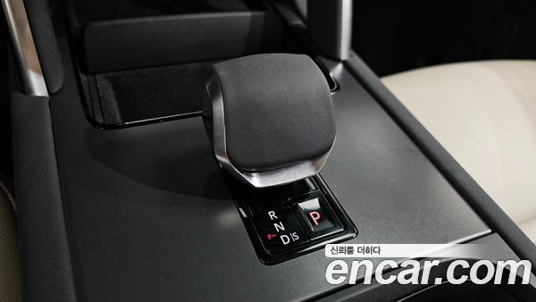 Land Rover Discovery Sport 2025, фото 11