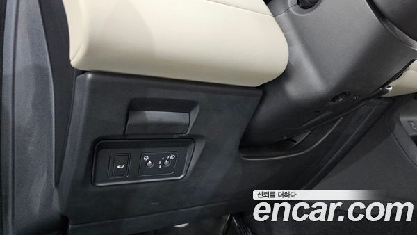 Land Rover Discovery Sport 2025, фото 28