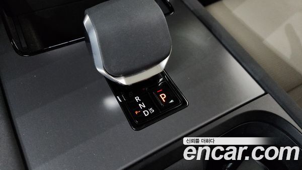 Land Rover Discovery Sport 2025, фото 11
