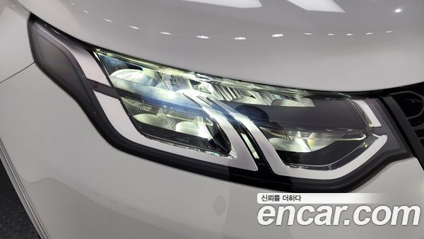 Land Rover Discovery Sport 2025, фото 7