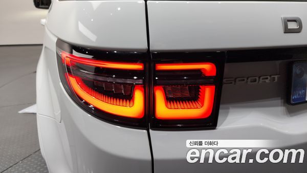 Land Rover Discovery Sport 2025, фото 8
