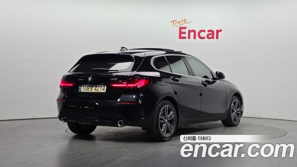 BMW 1 Series 2022, фото 2