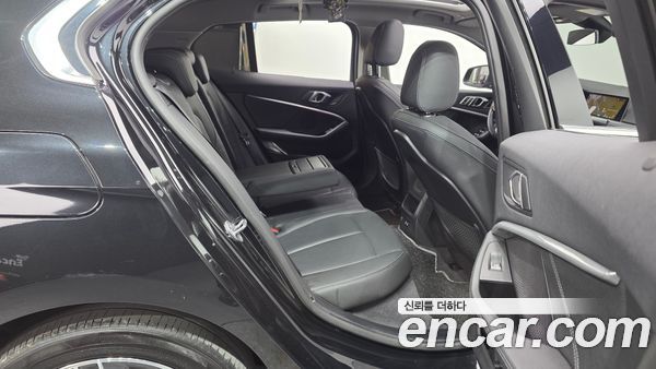 BMW 1 Series 2022, фото 17