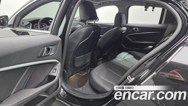 BMW 1 Series 2022, фото 18