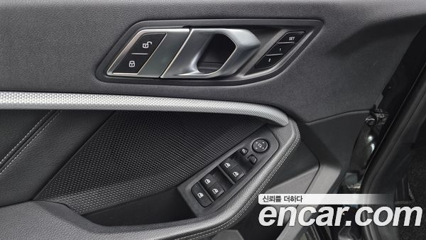BMW 1 Series 2022, фото 24