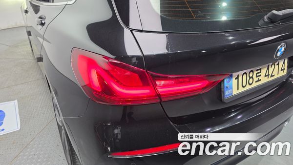 BMW 1 Series 2022, фото 9