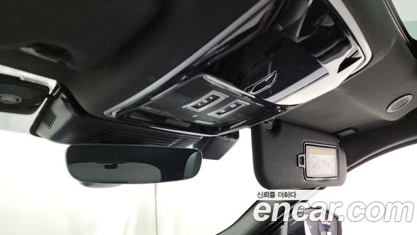 Land Rover Range Rover Velar 2025, фото 28