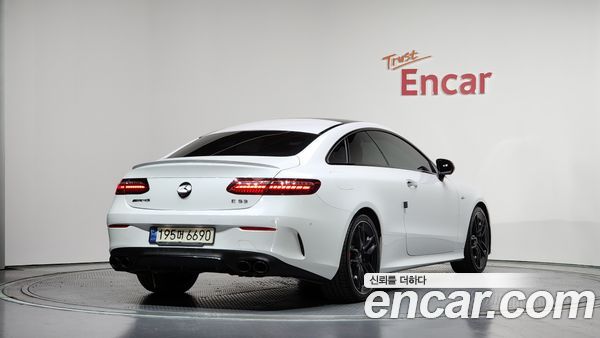 Mercedes-Benz E-Class 2023, фото 2