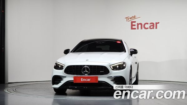 Mercedes-Benz E-Class 2023, фото 3