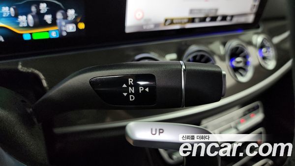 Mercedes-Benz E-Class 2023, фото 12
