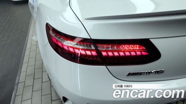 Mercedes-Benz E-Class 2023, фото 9