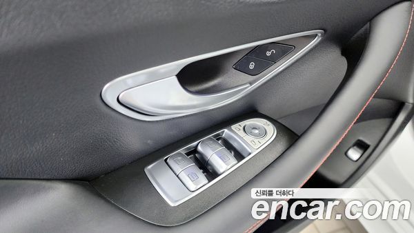 Mercedes-Benz E-Class 2023, фото 27