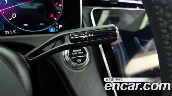 Mercedes-Benz E-Class 2025, фото 12